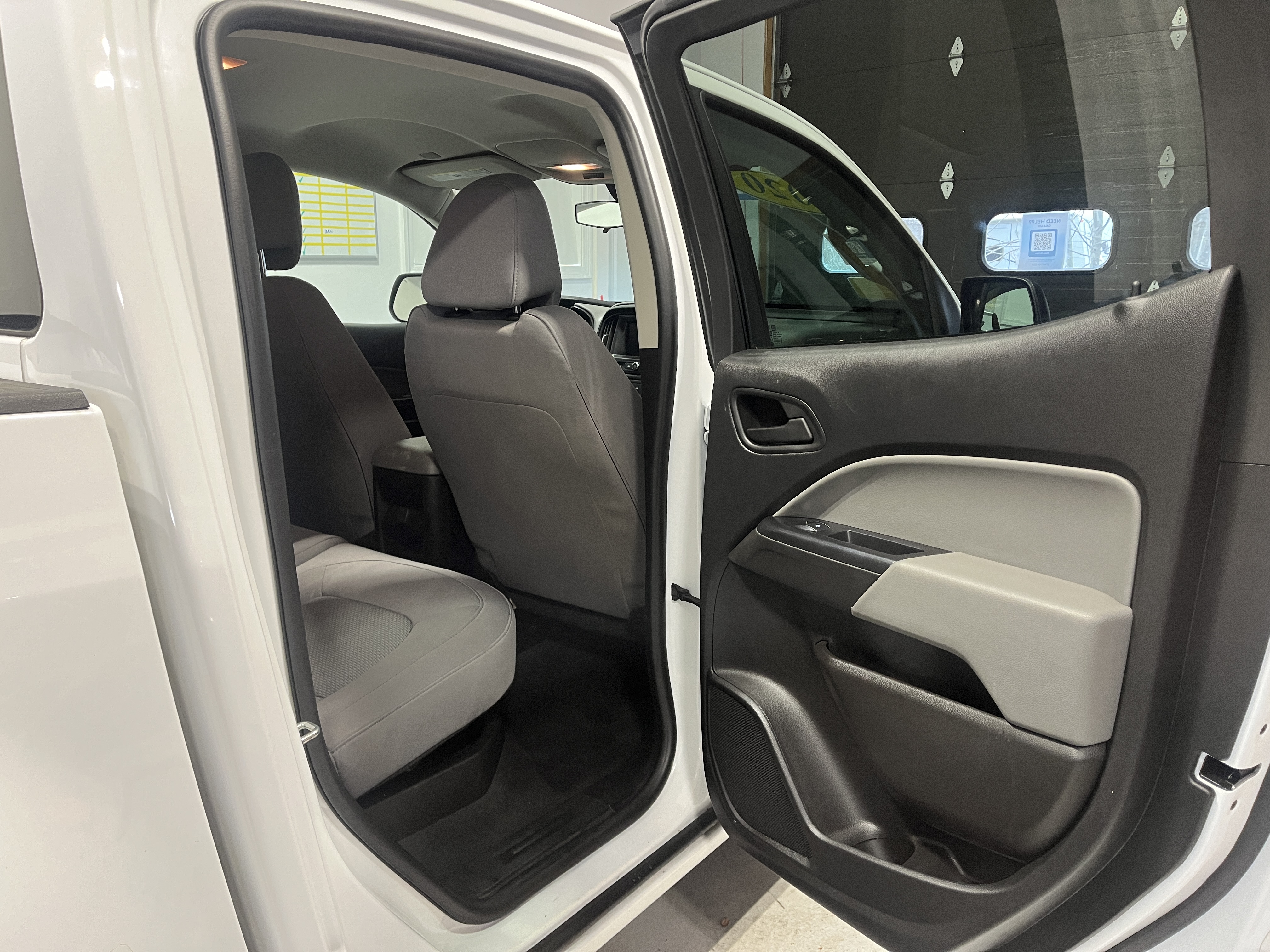2020 Chevrolet Colorado Work Truck - Photo 28
