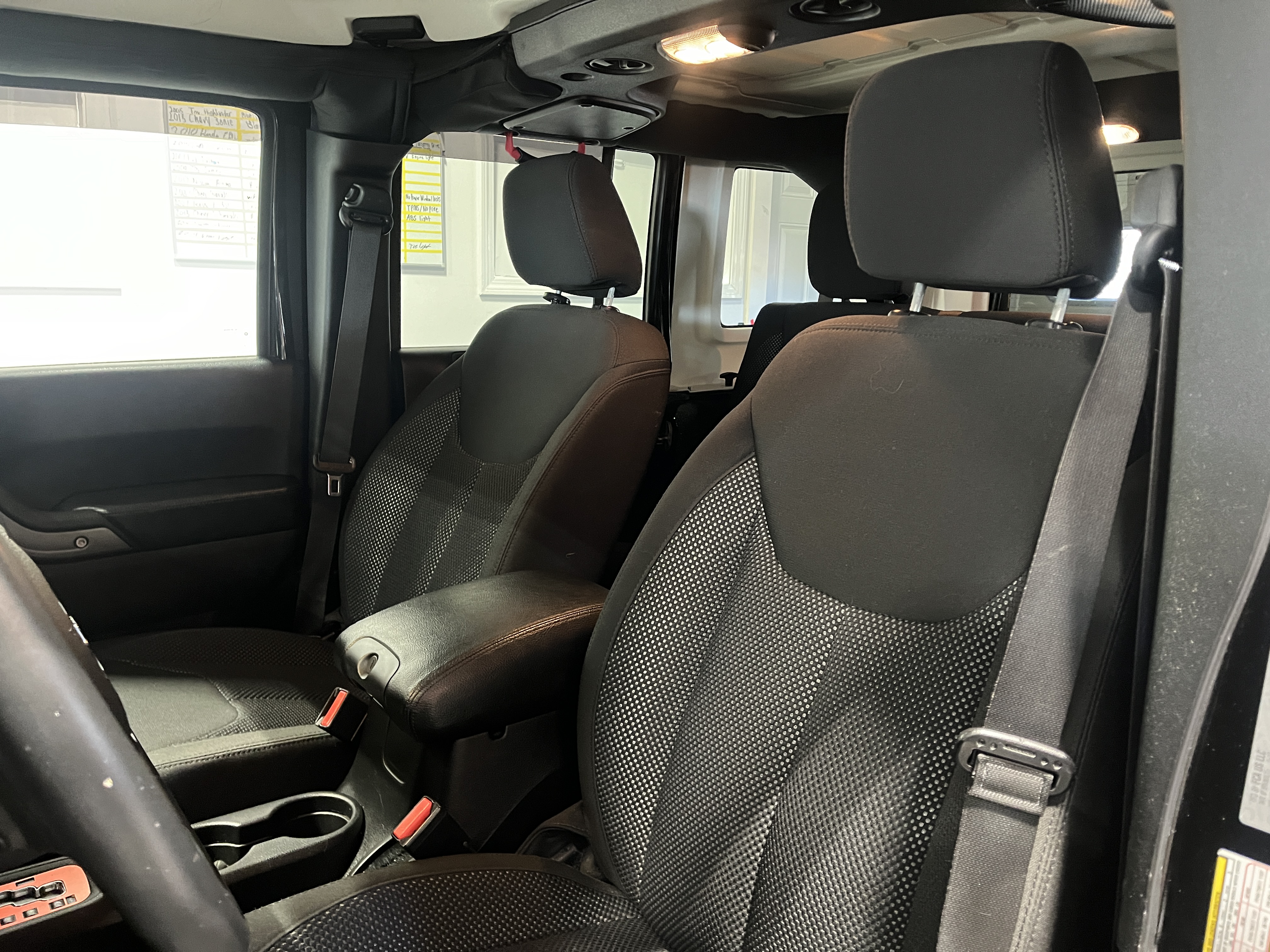2016 Jeep Wrangler Unlimited Black Bear - Photo 24