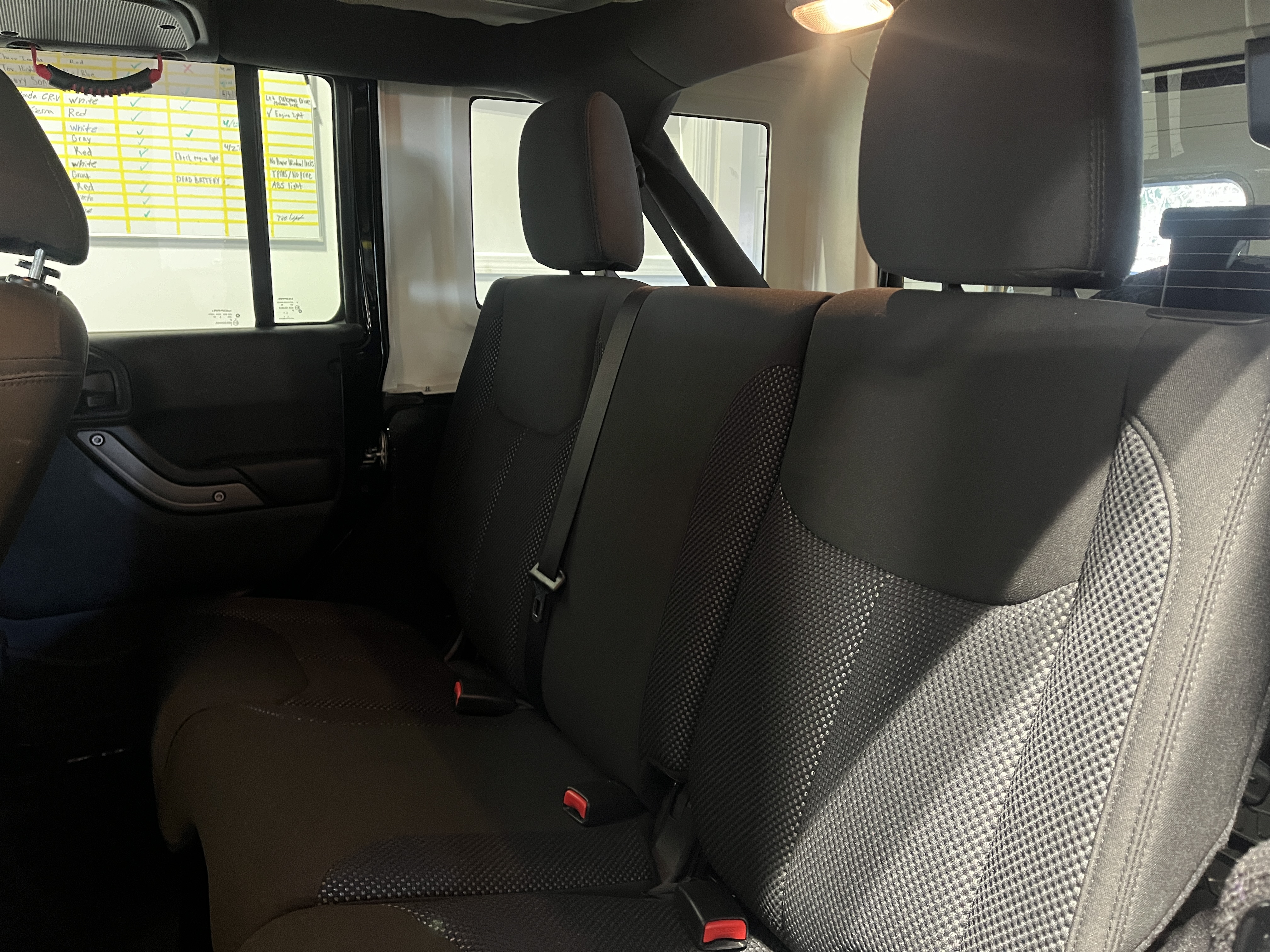 2016 Jeep Wrangler Unlimited Black Bear - Photo 27