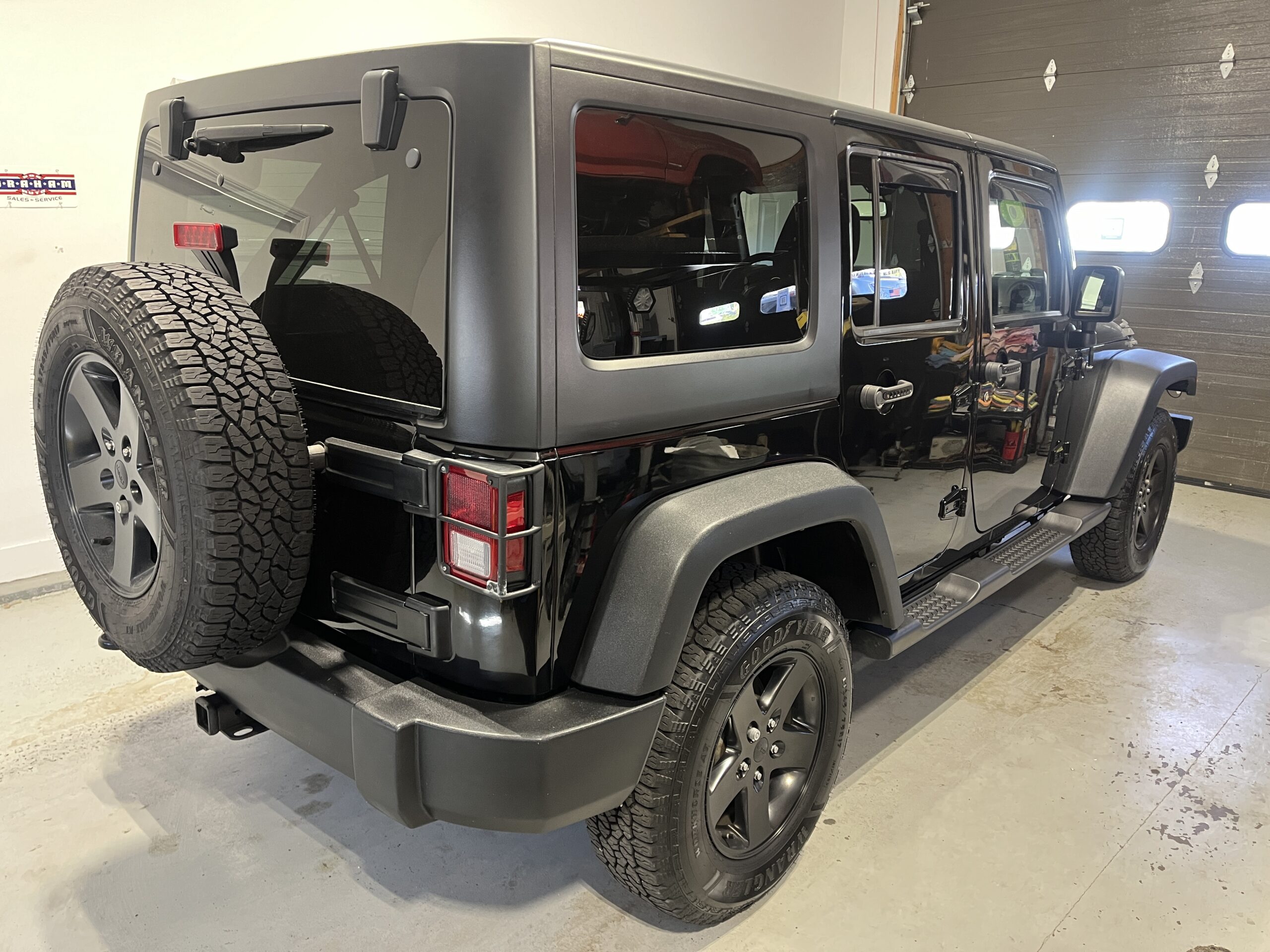 2016 Jeep Wrangler Unlimited Black Bear - Photo 10