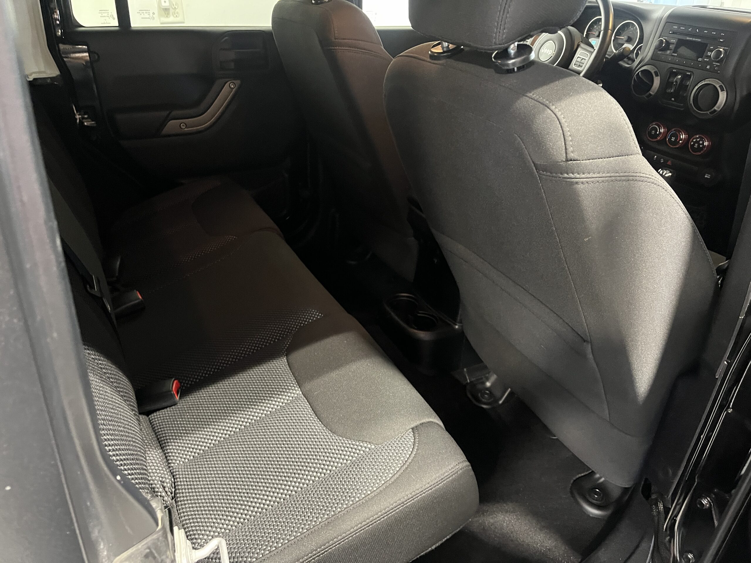 2016 Jeep Wrangler Unlimited Black Bear - Photo 13