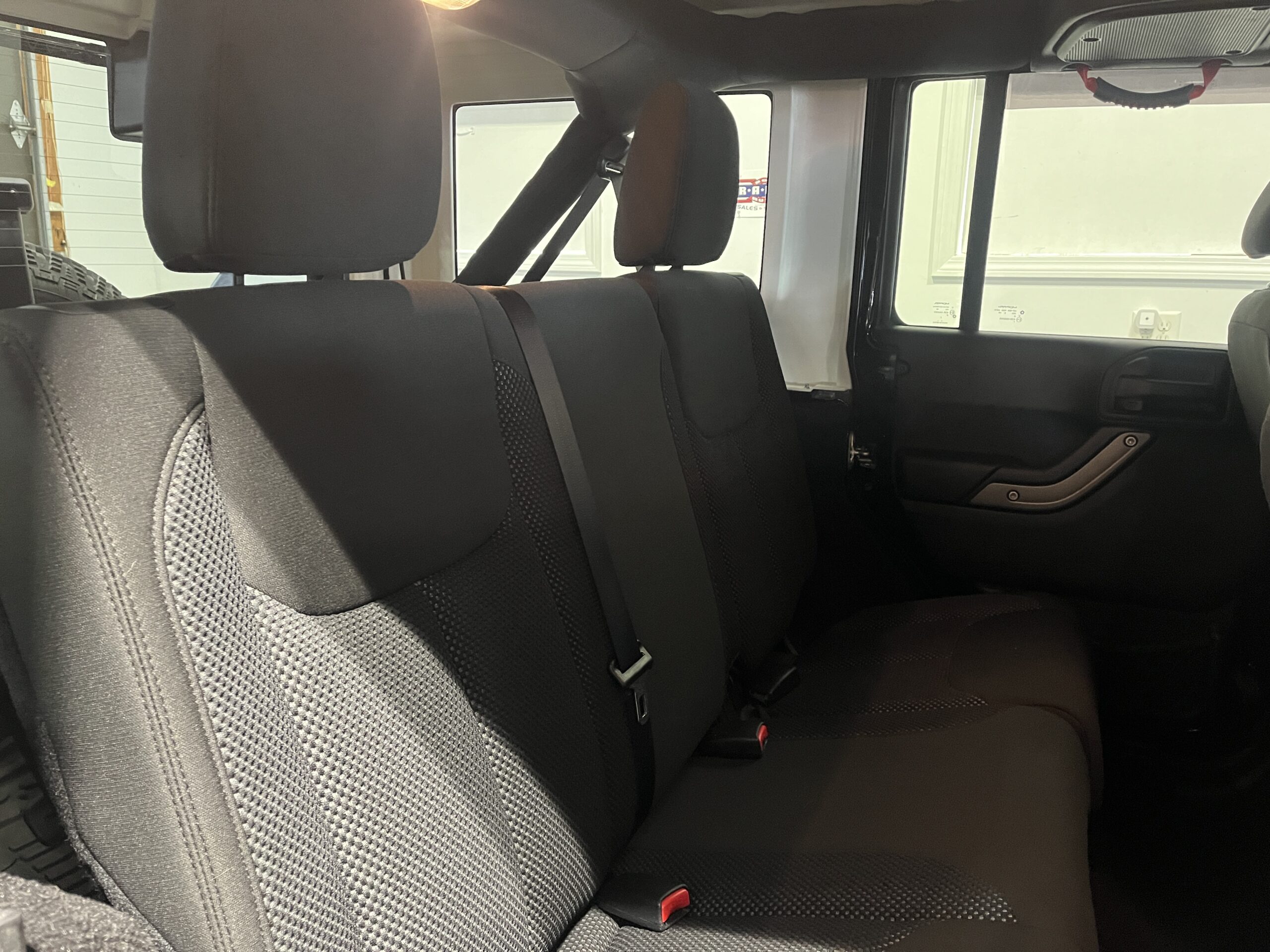 2016 Jeep Wrangler Unlimited Black Bear - Photo 14