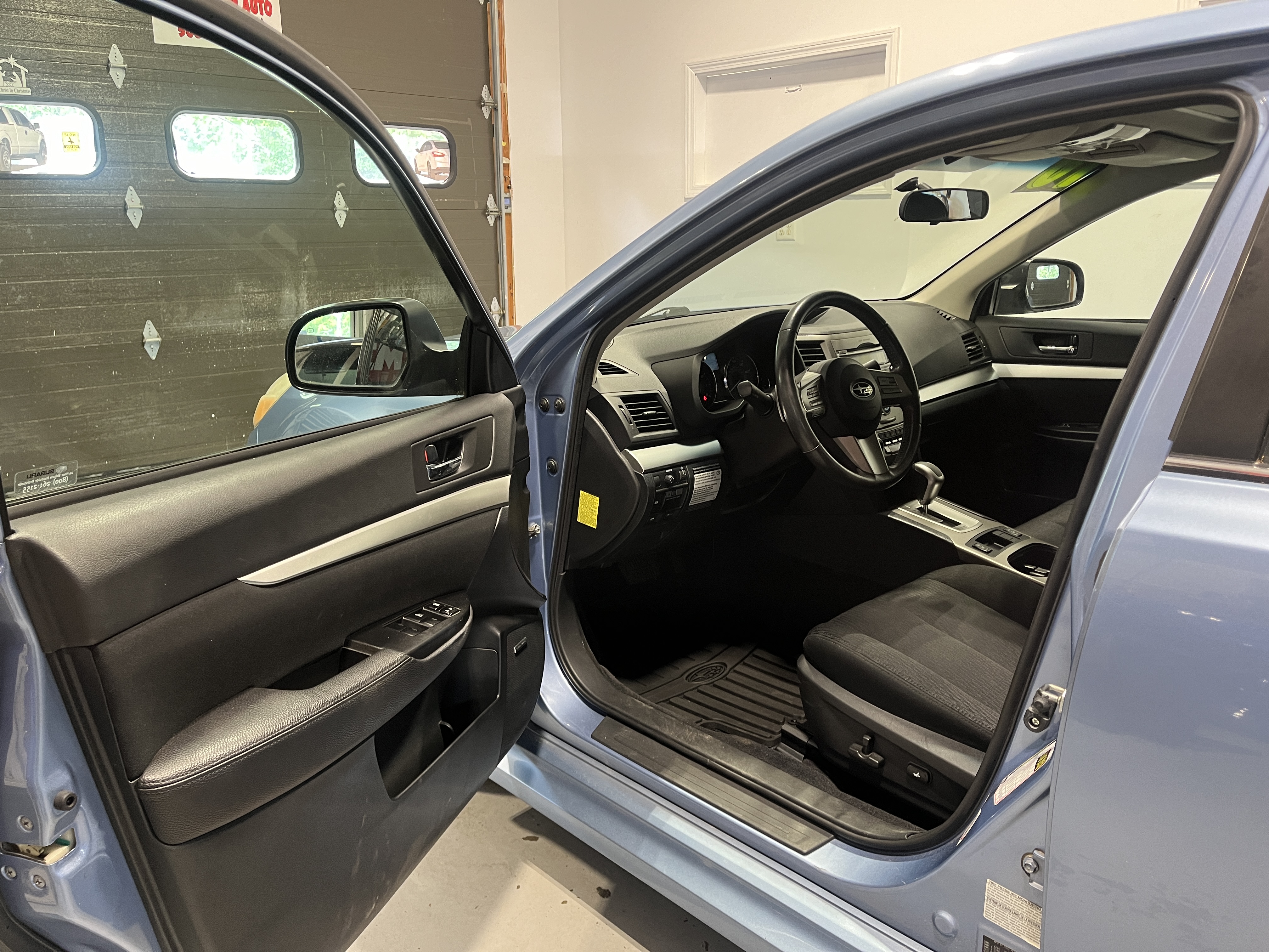 2010 Subaru Legacy I Premium - Photo 21