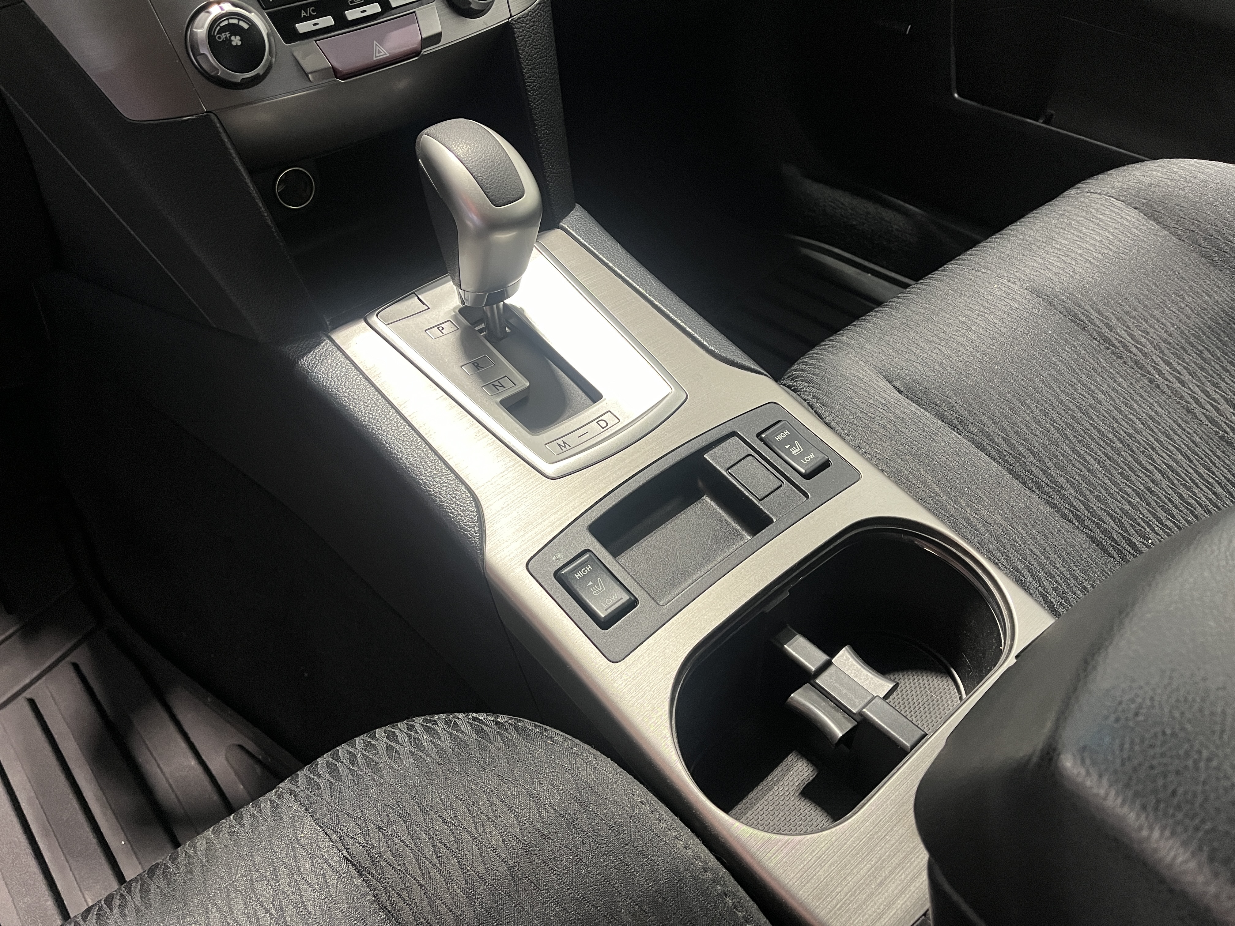 2010 Subaru Legacy I Premium - Photo 24