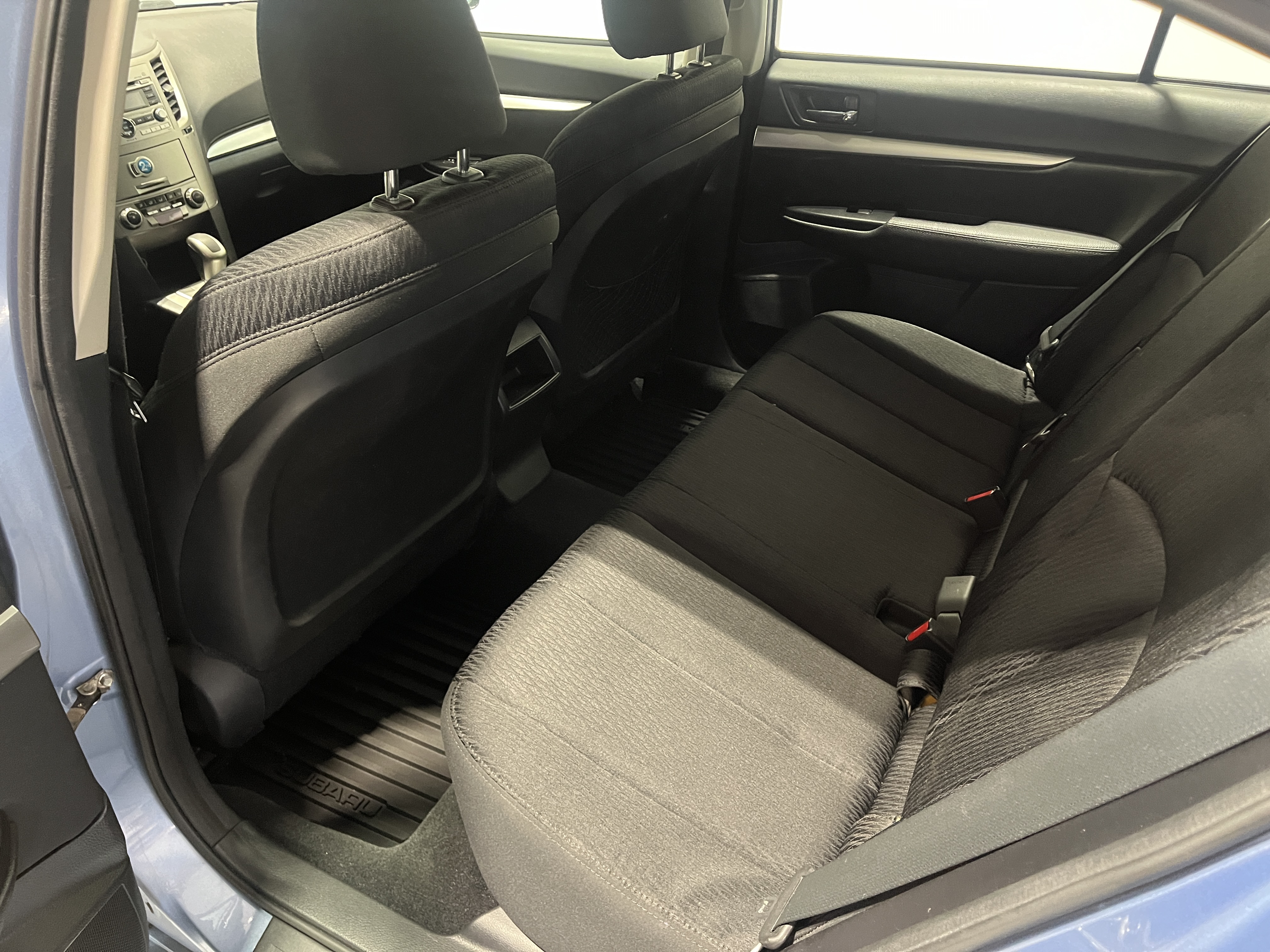 2010 Subaru Legacy I Premium - Photo 26
