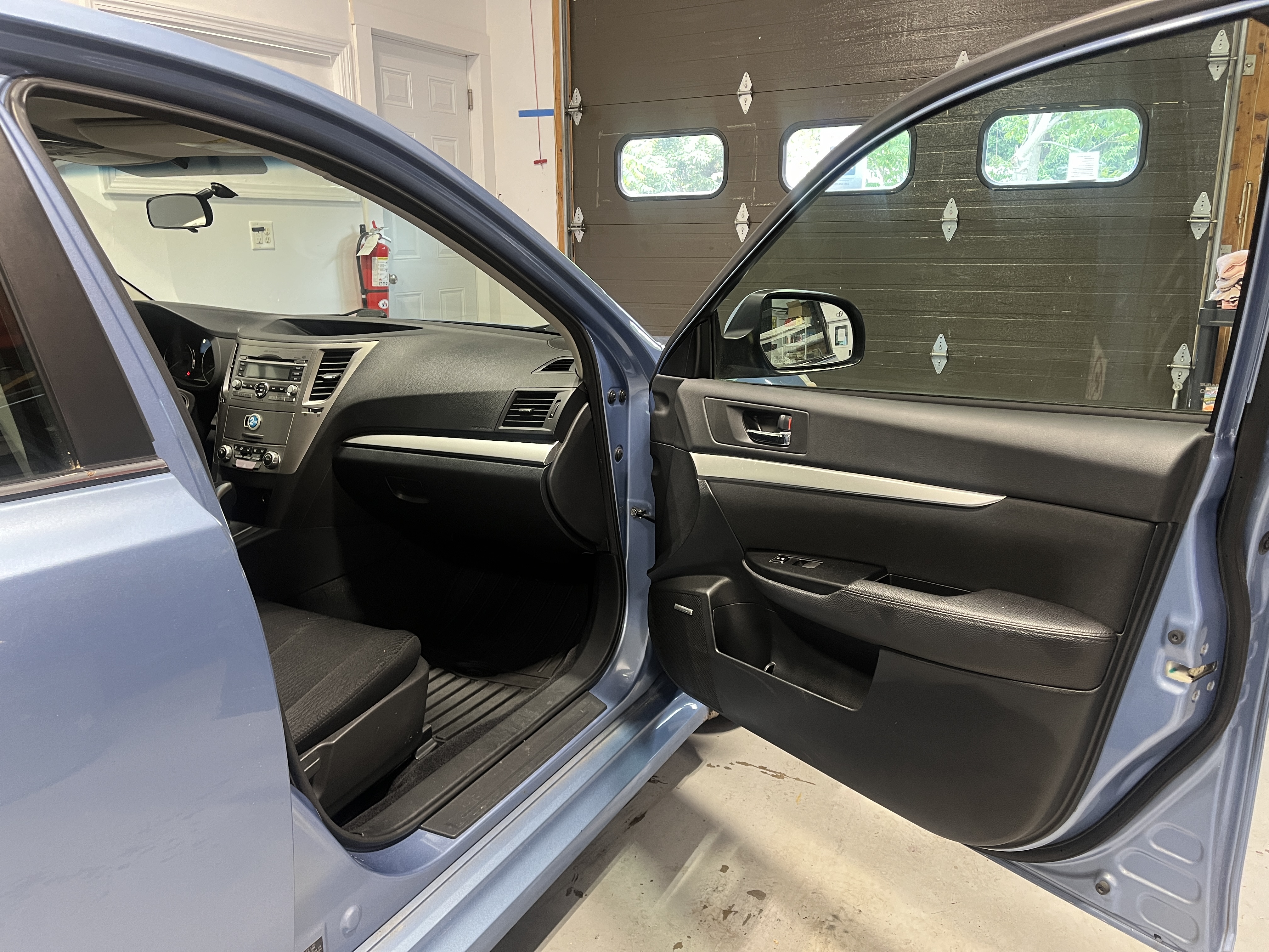 2010 Subaru Legacy I Premium - Photo 35